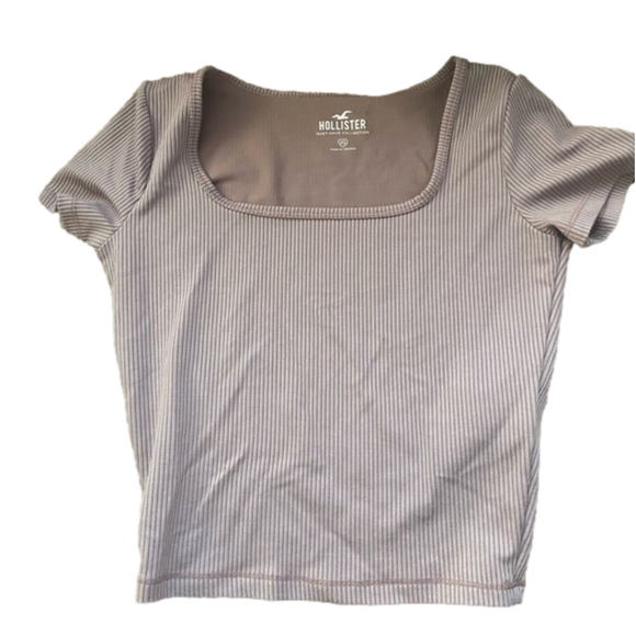 NWOT Fitted Ribbed Baby Tee - Hollister - Picture 2 of 8